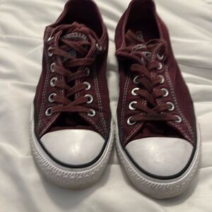 Women’s size 9 Maroon Converse